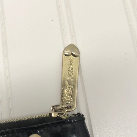 ⭐️ Betsy Johnson Blingy Wristlet - Picture 3 of 5